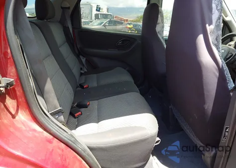 2004 Ford Escape Xlt from USA, damaged, VIN 1FMYU03134KA43507